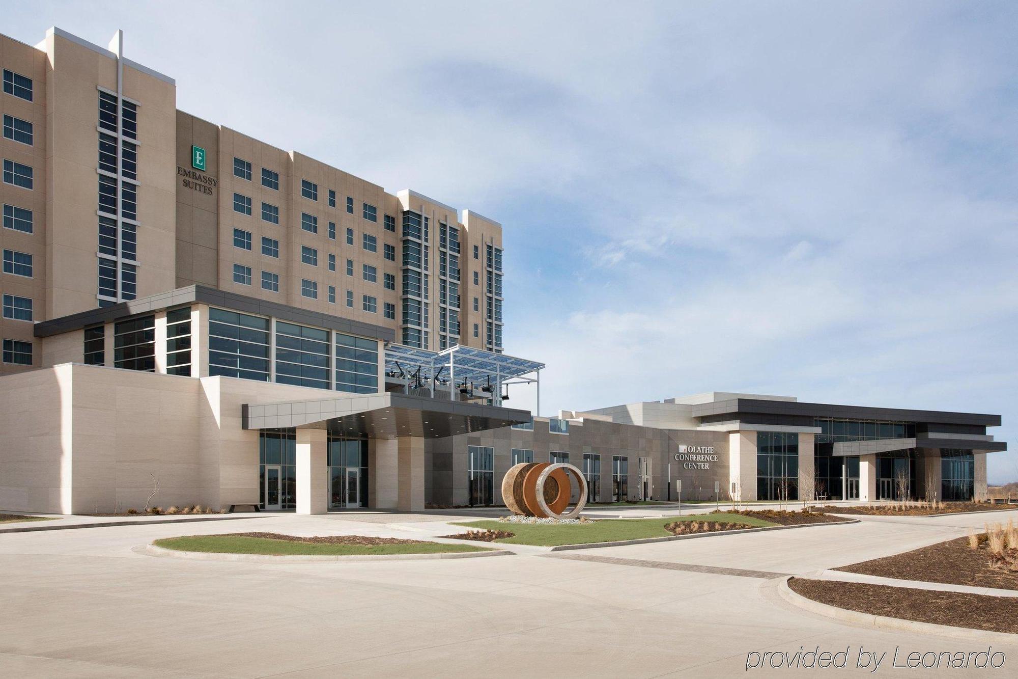 Embassy Suites By Hilton Kansas City Olathe Exterior photo